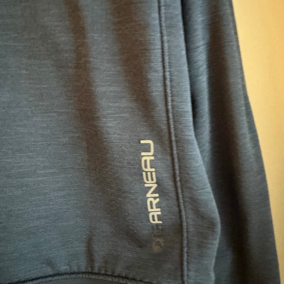 🌀Comfort in Motion: Louis Garneau Men’s Performance Hoodie – Size L - Picture 3 of 5